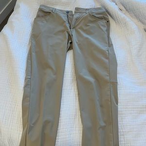 Lululemon ABC men’s khaki pants 34x32